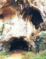 Grotta_Santa_Croce_Bisceglie_Fonte Wikipedia.jpg